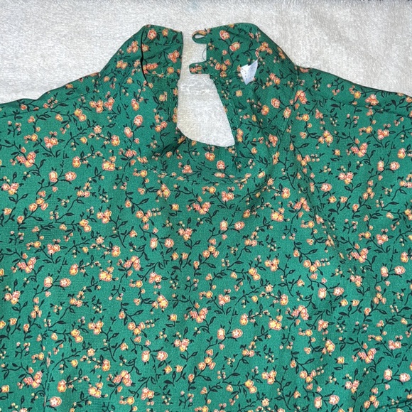 Flower print blouse petite - Picture 2 of 3